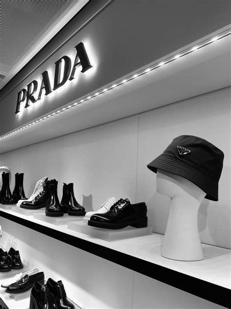 香港最著名|2024年11個香港名牌 Outlet：連卡佛/西太后/Prada/Saint Laurent